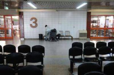 M�dicos y enfermeros deciden hoy si se levanta el paro