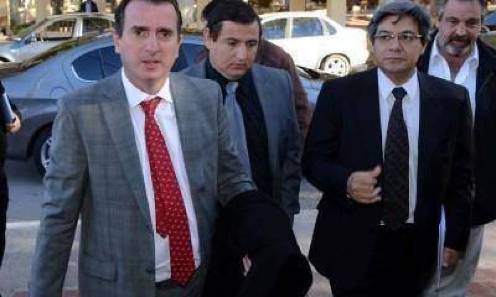 P�rez acus� a radicales y dem�cratas de discutir s�lo "la coyuntura y los cargos"