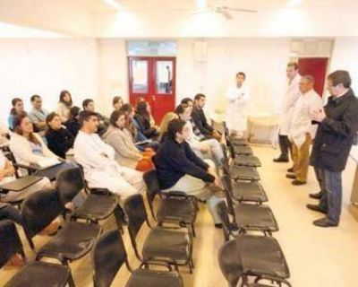 M�dicos residentes fueron recibidos por el ministro Cettour