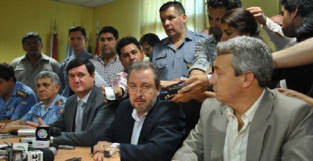 El Gobierno primero "chicane�" y ahora devolver� los descuentos a polic�as