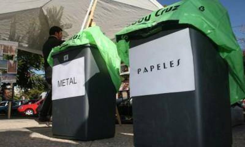 Alumnos buscan concientizar sobre la importancia de clasificar los residuos dom�sticos