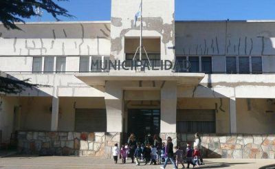 Contin�a la restauraci�n del edificio municipal