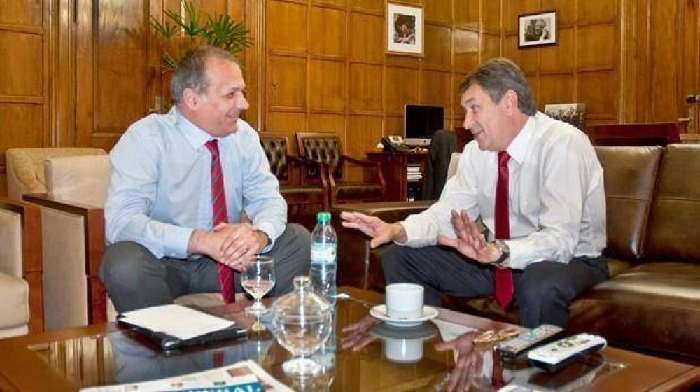 Gobernador inaugura acceso a Cholila en videoconferencia con la Presidente