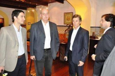 La delegaci�n chivilcoyana con importantes empresas venezolanas 
