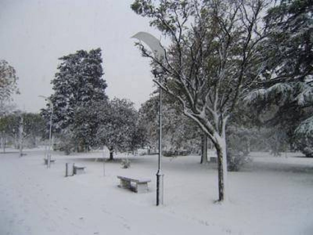 Ayer suspendieron las clases por la nieve en todo Tres Arroyos