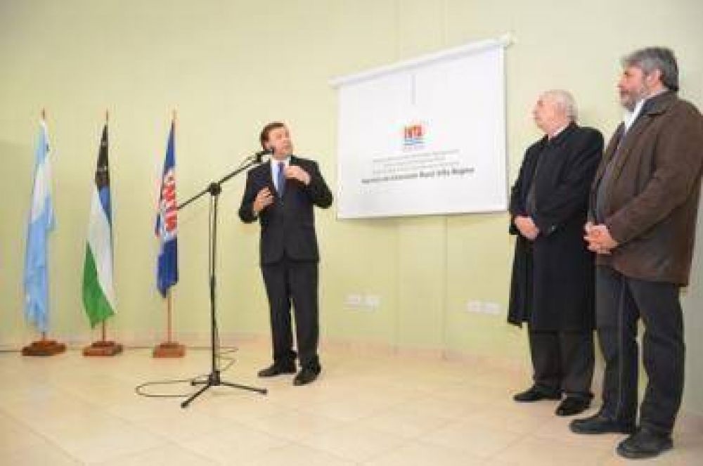 Weretilneck presidi� la inauguraci�n de la Agencia de Extensi�n Rural del INTA Villa Regina