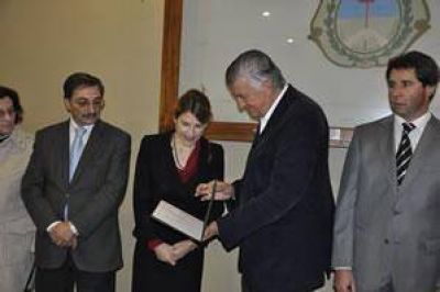 El Gobernador recibi� a la embajadora de Australia