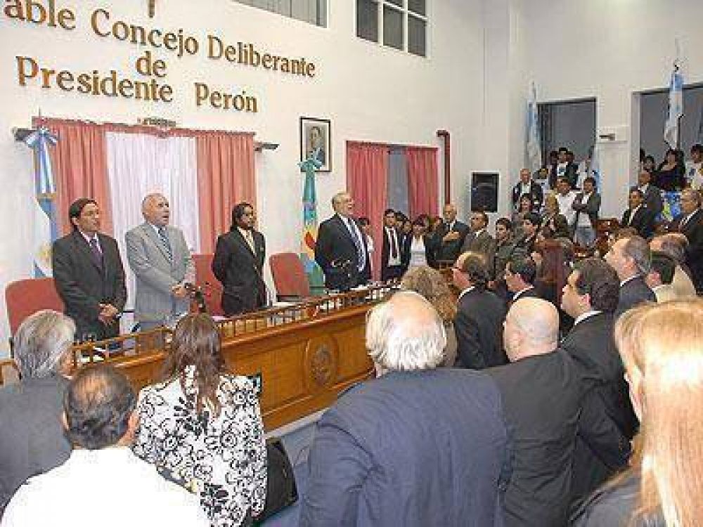 PRESIDENTE PER�N: Luego de un mes, Regueiro retom� la conducci�n del Ejecutivo