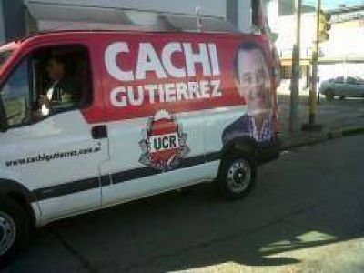Internas UCR: M�vil de "Cachi" Guti�rrez de campa�a por la Segunda Secci�n