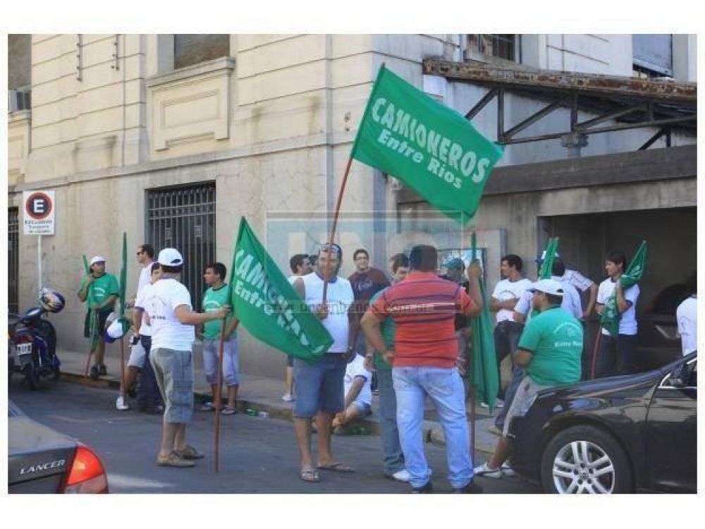 El gremio de Camioneros har�a paros sorpresivos en Entre R�os