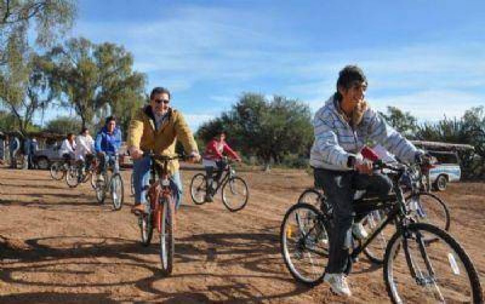 El gobernador inaugur� tendido de electrificaci�n rural entre los Alanices y Los Aguirres