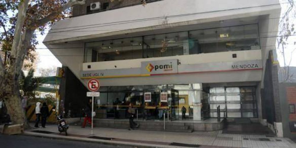 Por el miedo a un derrumbe quieren jubilar a la sede del Pami