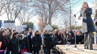 En el abrazo al colegio, Gvirtz dijo que leer a Walsh es una �pol�tica de estado�