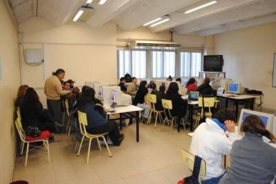 Docentes y alumnos se capacitaron en el uso de herramientas gr�ficas