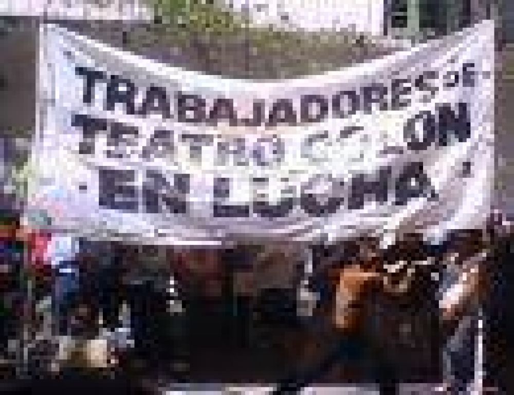 Trabajadores del Col�n reclaman ante nuevos despidos
