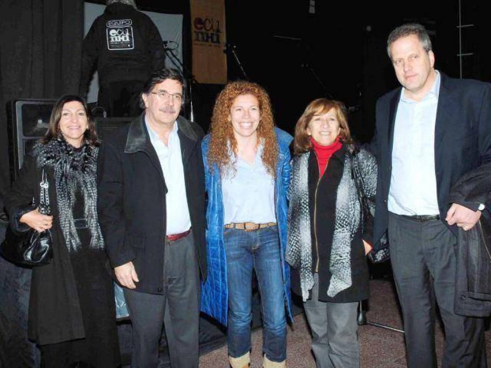 El Municipio, en el comienzo de El ECuNHI hace escuela