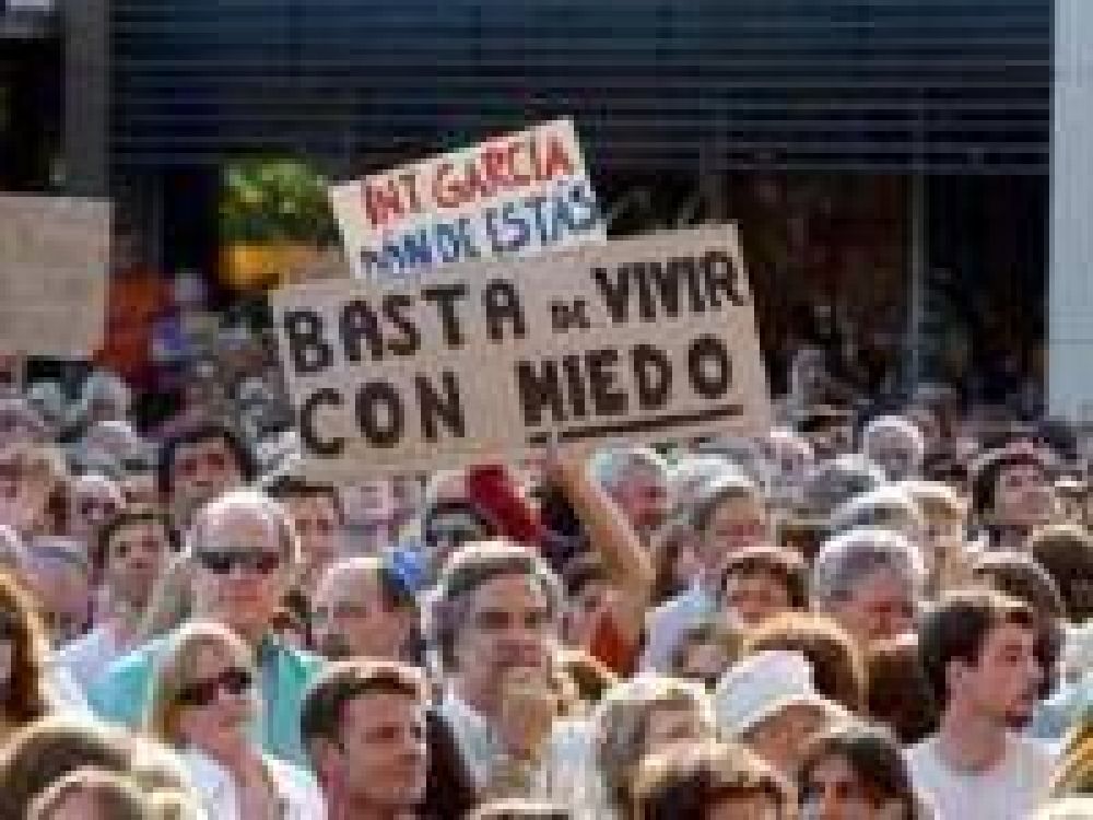 Cansados de la inseguridad vecinos de la zona Sur de la ciudad hicieron un cacerolazo en pedido de m�s seguridad y justicia