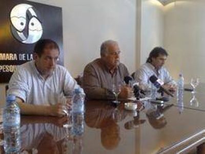Armadores y Caipa: "En esta situaci�n el paro no tiene raz�n o fundamento alguno"