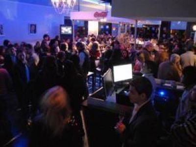 Seis localidades unifican horario de cierre de boliches y venta de alcohol