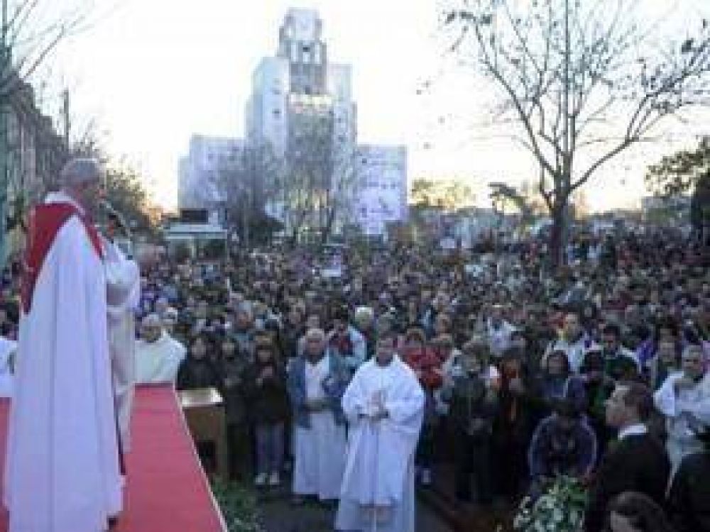 Miles de vecinos participaron de la celebraci�n del Corpus Christi