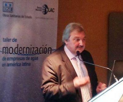 Dell Olio cruz� el charco y dio una charla en Montevideo ante expertos del Banco Mundial 