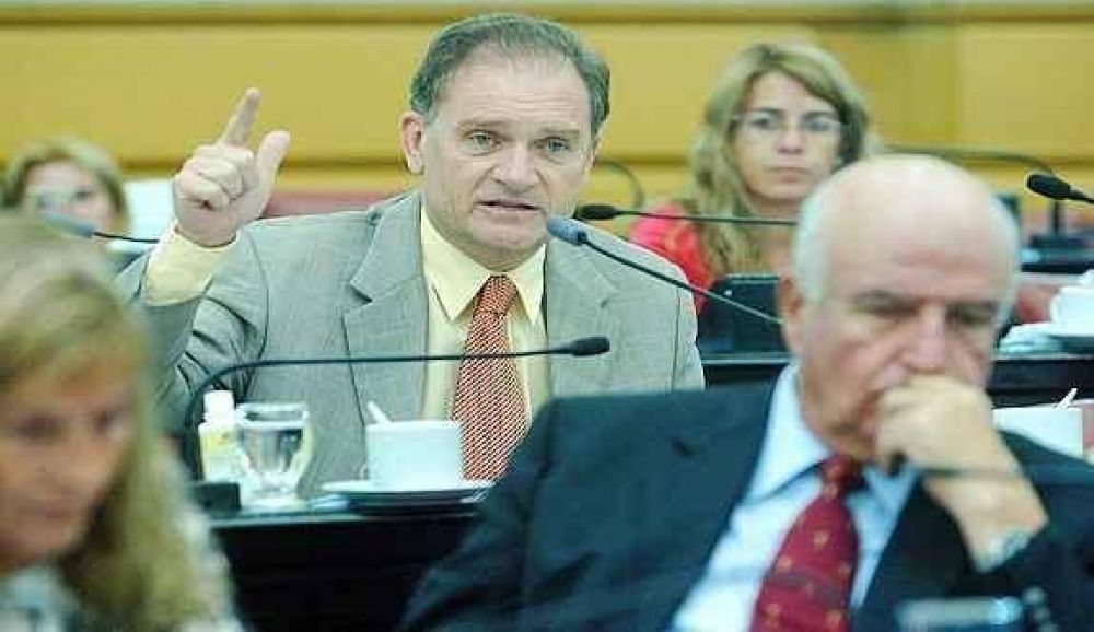 Intentan forzar la difusi�n del patrimonio de De la Sota