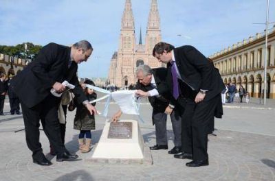 Juan Pablo II tiene su calle en Luj�n
