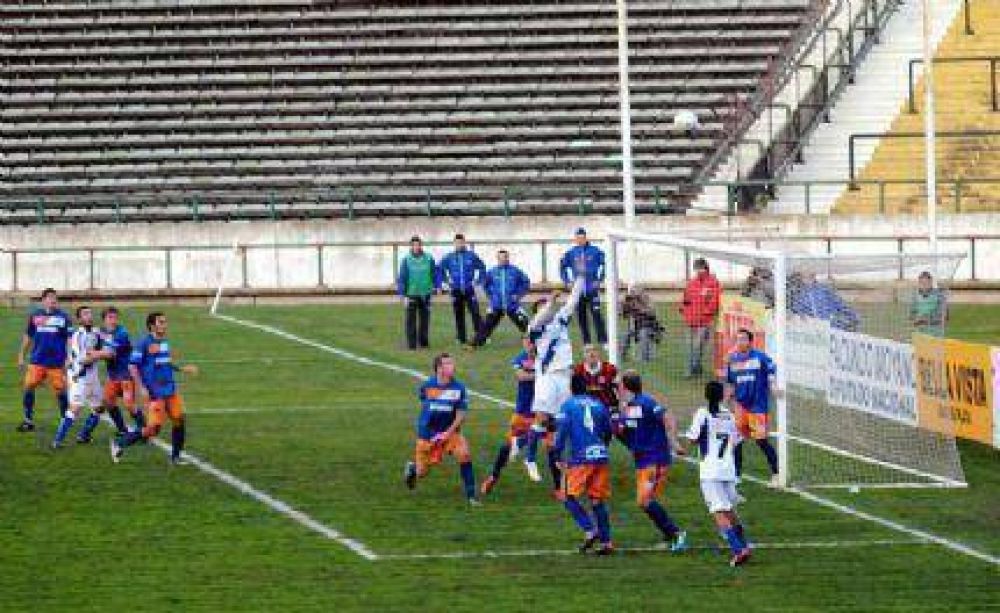 Alvarado no se sac� diferencia con Deportivo Roca y el s�bado ir� por el ascenso