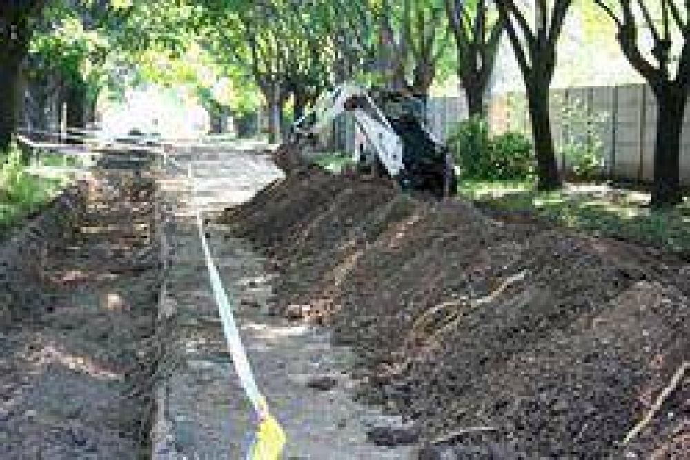 M�s obras: Avanza la construcci�n de cordones cunetas en los barrios La Argentina y Lubo