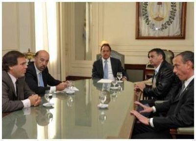 SCIOLI, CON 35 INTENDENTES, POR OBRAS� SAN MIGUEL Y MORENO PRESENTES