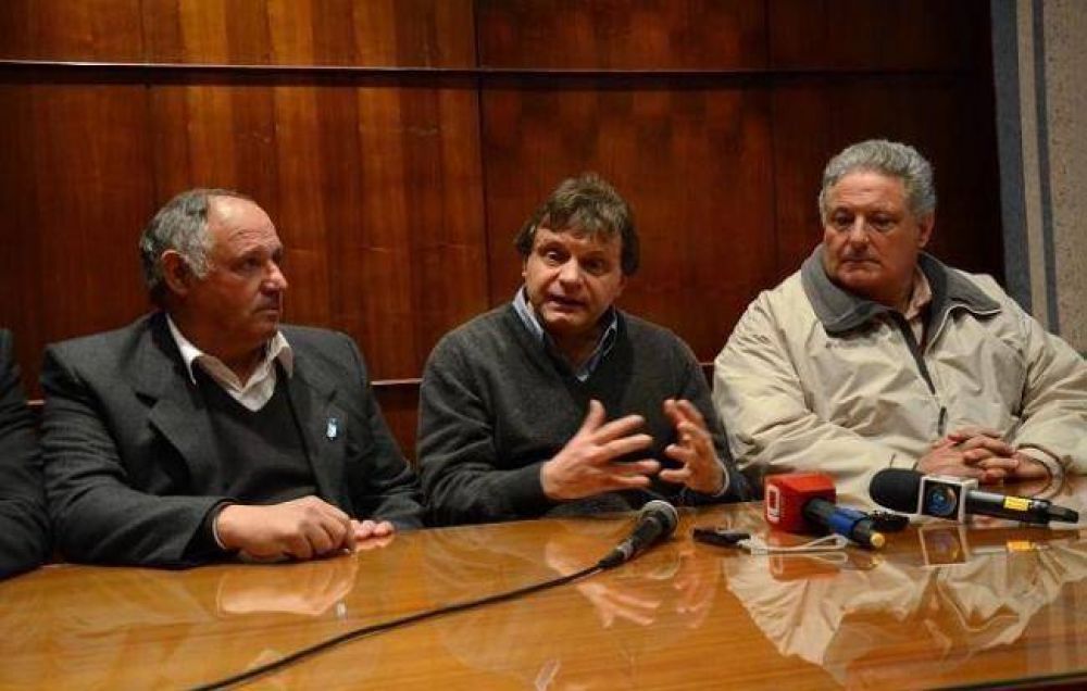 Pulti recibi� a los electos delegados municipales de Batan y Sierra de los Padres