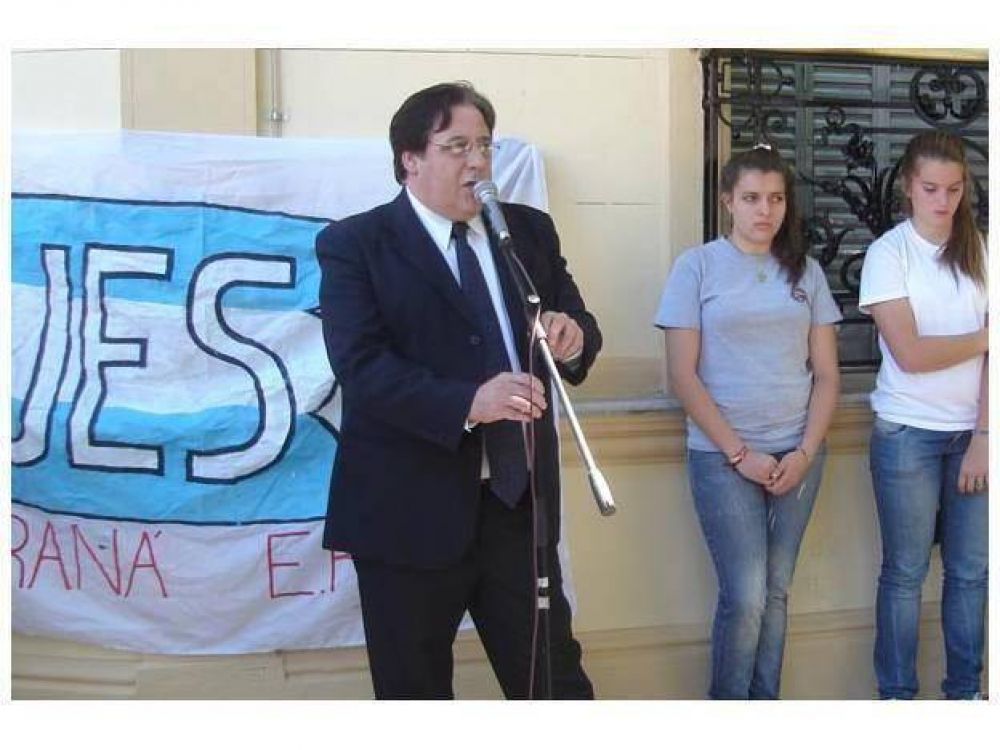 Lauritto orden� que se permita a Minatta participar de una charla sobre DDHH