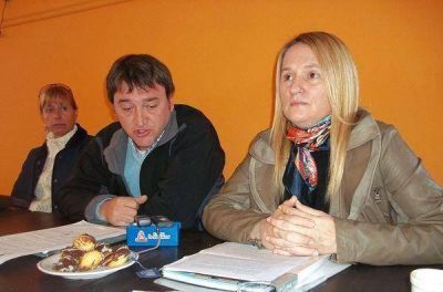 Antonijevic y Pousa denunciaron que se clora el agua de consumo por intimaci�n del ente de control provincial.