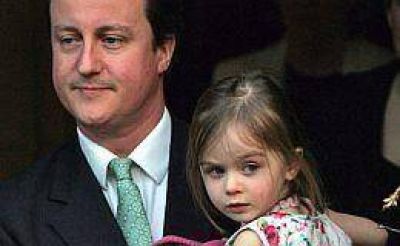 David Cameron se olvid� a su hija en un restaurante