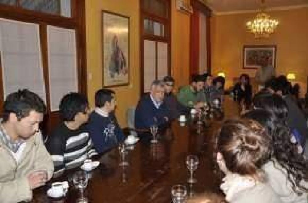 Gioja recibi� a la Mesa Directiva de Kolina San Juan