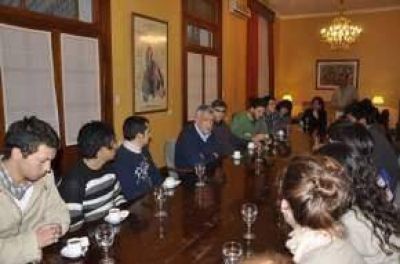 Gioja recibi� a la Mesa Directiva de Kolina San Juan