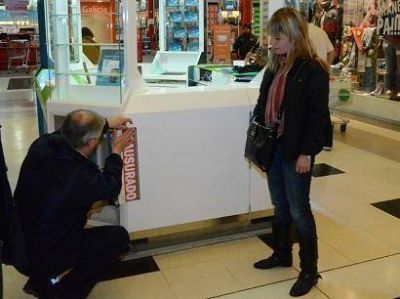 Clausuran siete comercios dentro de un hipermercado de San Mart�n