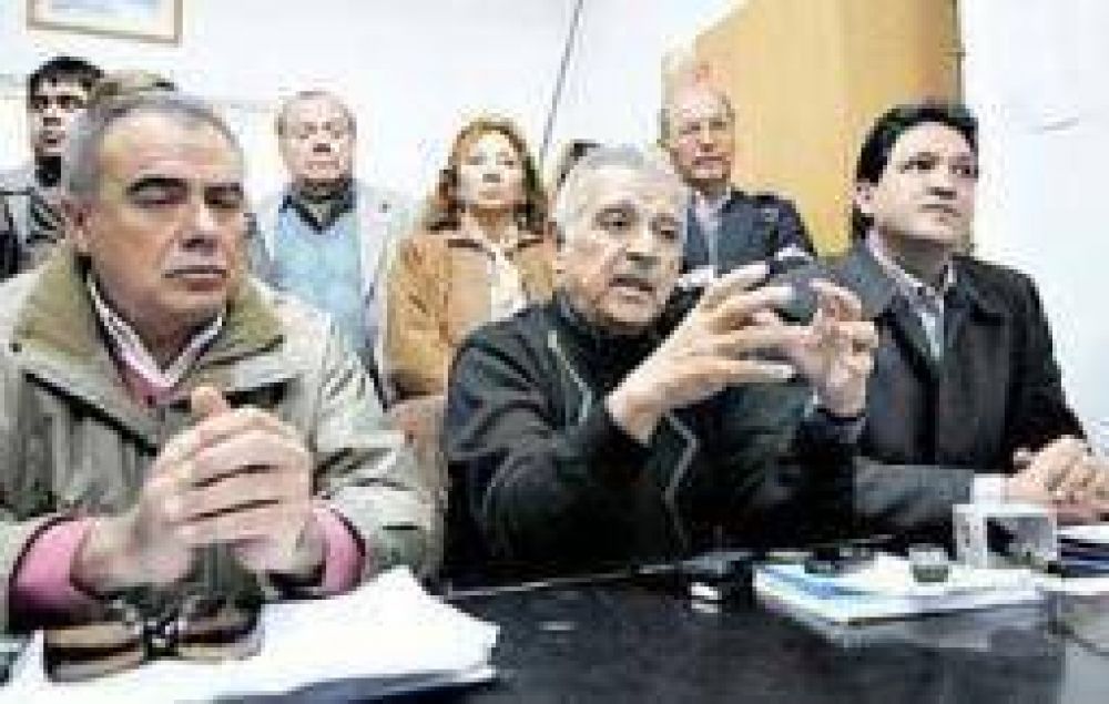 El galvanismo no asimila la derrota en las internas radicales