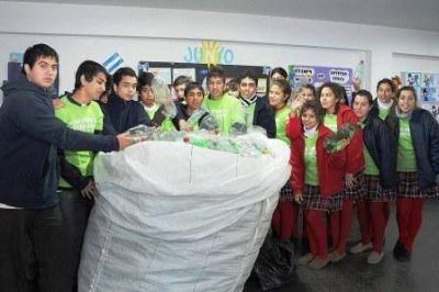 M�s de 1600 kilos de pl�stico PET en la primera semana del Tigre Recicla 
