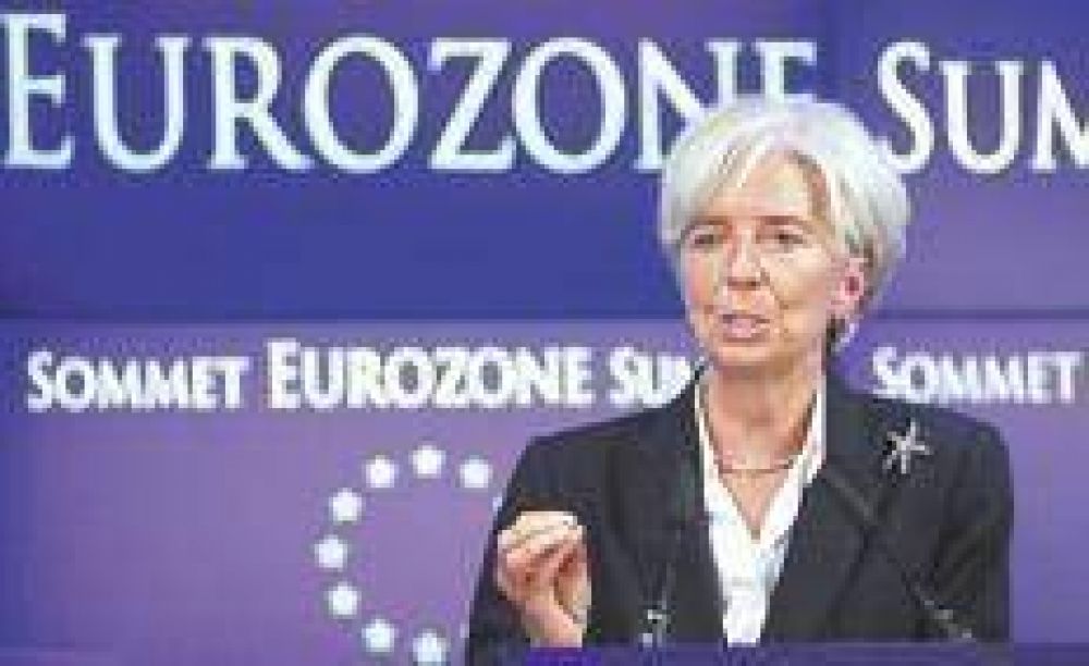 Lagarde empuja a Europa para que salve al euro