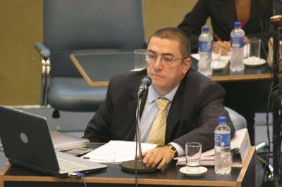 Los testigos comprometieron aun m�s a Per�s y Rivero .