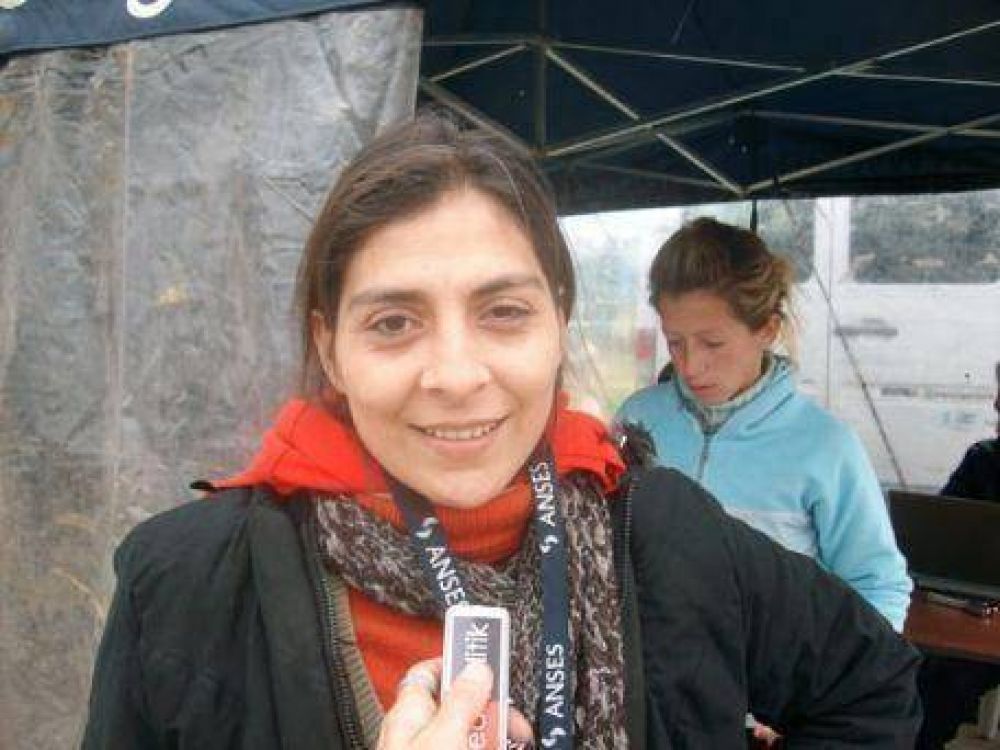Viviana Mustaf�: �El operativo consiste en bajar a los barrios m�s vulnerables y resolver las problem�ticas�