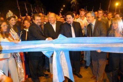 Ober� estren� autov�a y se anunciaron m�s inversiones