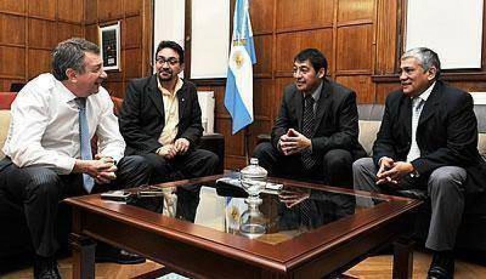 Yauhar se reuni� con los intendentes de Lago Puelo y Paso de Indios