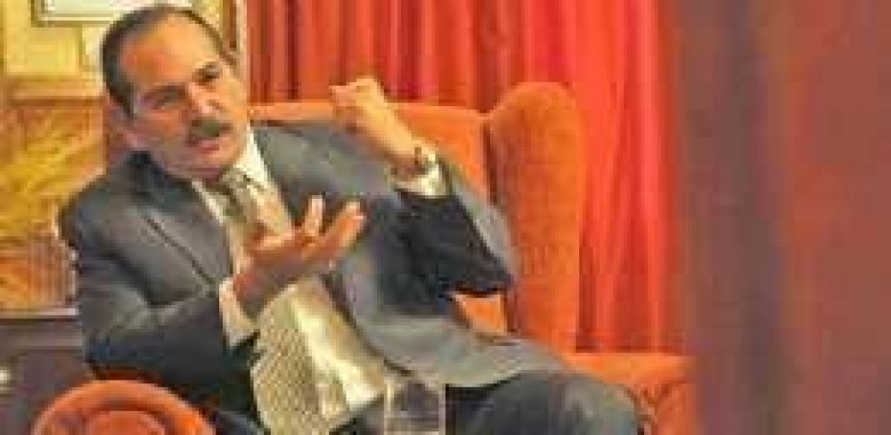 Alperovich idea otra salida por si fracasa el di�logo con abogados
