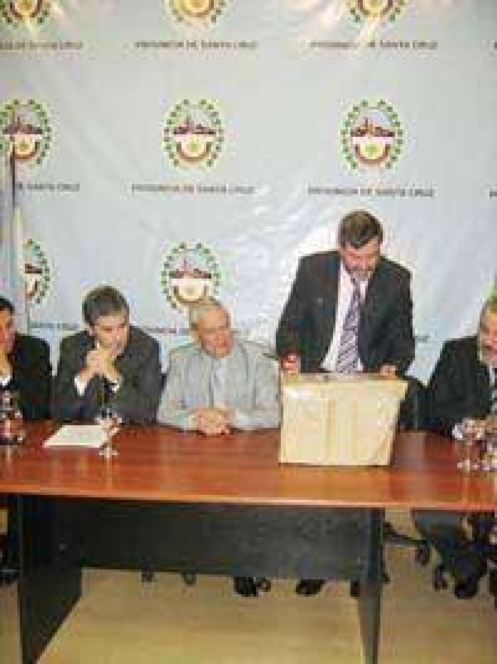 Abrieron licitaci�n para control de extracci�n de hidrocarburos.  