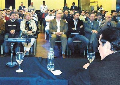 Advierten sobre �parate de obras� en la Regi�n  