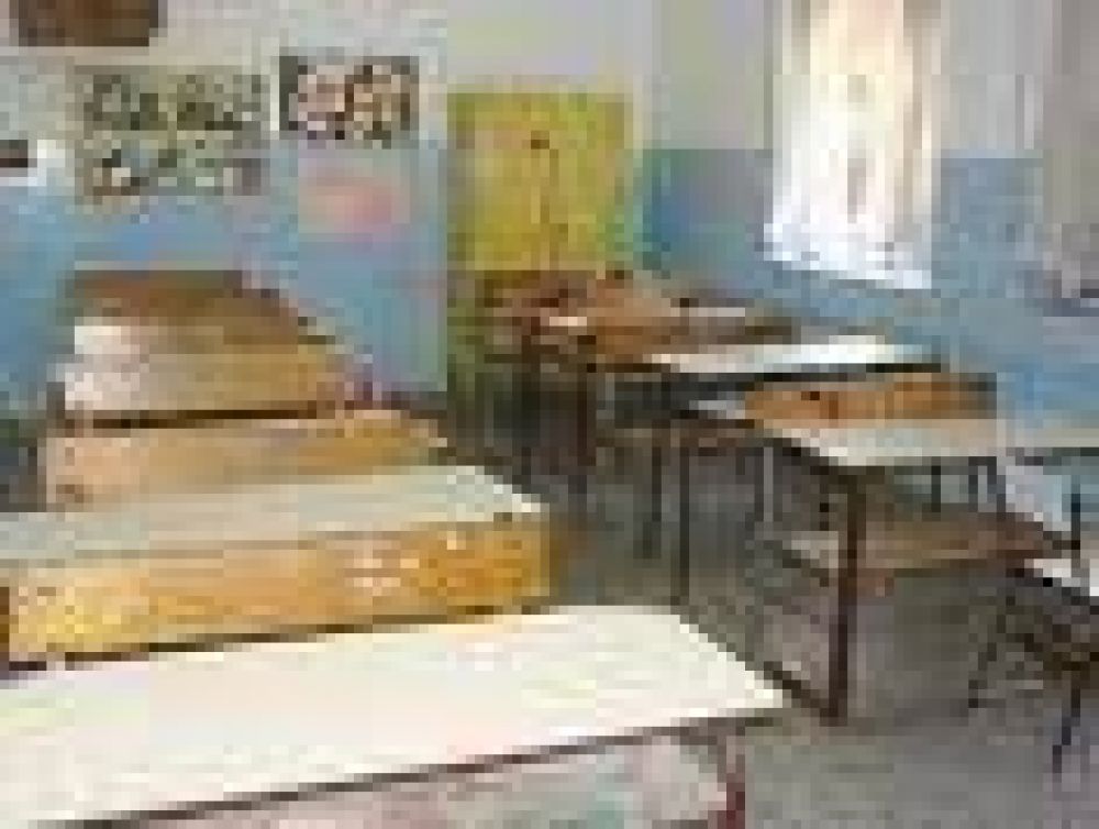 La falta de un acuerdo salarial hace peligrar el comienzo de las clases