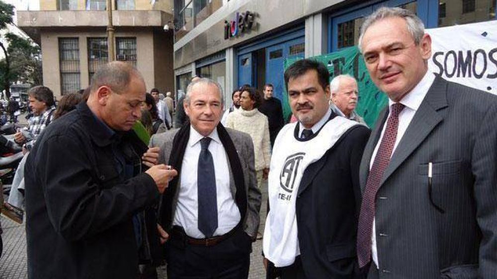 Radical entrerriano abraz� al Indec junto a arzobispos cat�licos