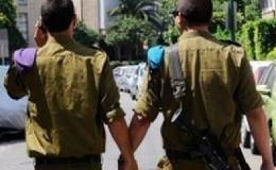 Pol�mica por foto de soldados gays israel�es